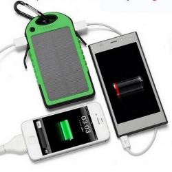 BATTERY BANK SOLARE IMPERMEABILE 5000 mAh CON TORCIA